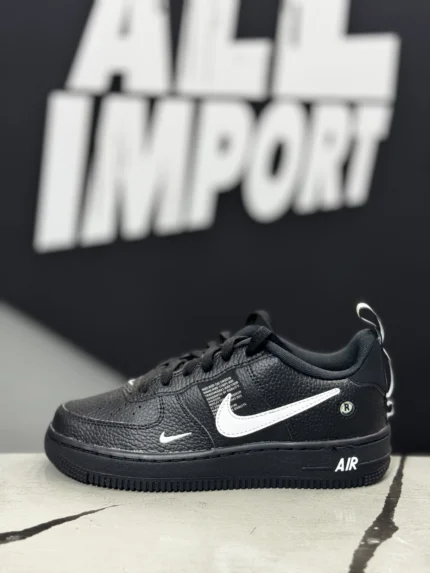 Nike Air Force 1 LV8