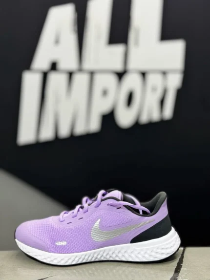 Nike Revolution 6